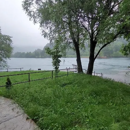 Carmenta Lake Lodge Bihać